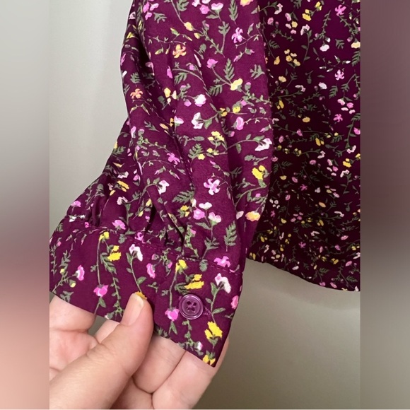 Banana Republic - Tie-Neck Blouse in Berry Wine - Size XS - Picture 3 of 7